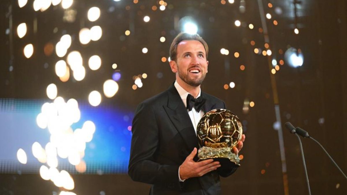 ميشيل أوليس مع بايرن ميونخ أمام ماجدبورغ في كأس ألمانيا وأليانز أرينا