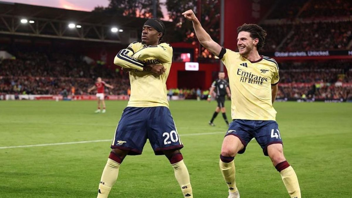 Noni Madueke in action during Nottingham Forest v Arsenal