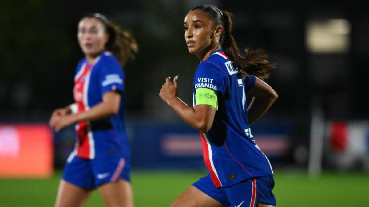PSG players competing against Manchester City in a UEFA Women’s Champions League match